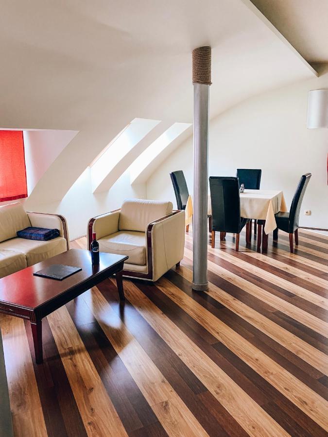 Riverside Apartments Thalia Karlovy Vary Luaran gambar
